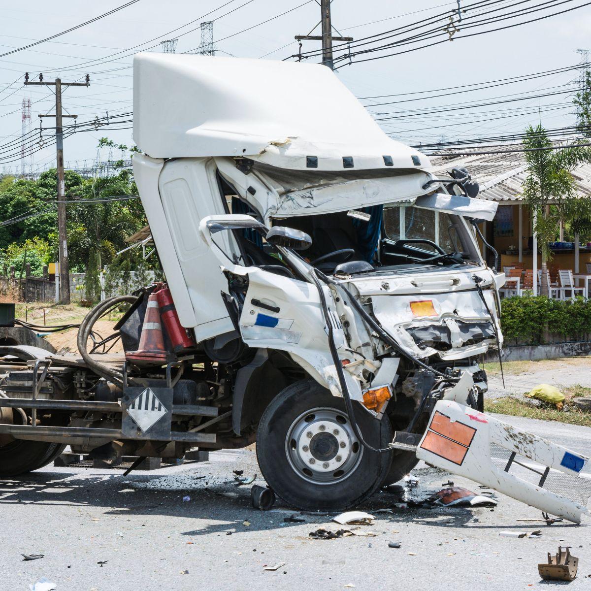 Bronx Truck Crash Near Hunts Point: 1 Dead, 4 Injured